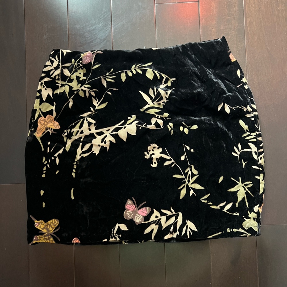nastyGal floral mini skirt in dark blue with floral design size 10